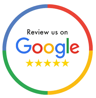Ein kreisförmiges Google-Logo mit dem Text "Review us on Google" in der Mitte und fünf gelben Sternen darunter, perfekt für die Präsentation Ihrer büroreinigung Zürich oder Fitnesscenter-Reinigung Zürich Fünf-Sterne-Bewertungen.