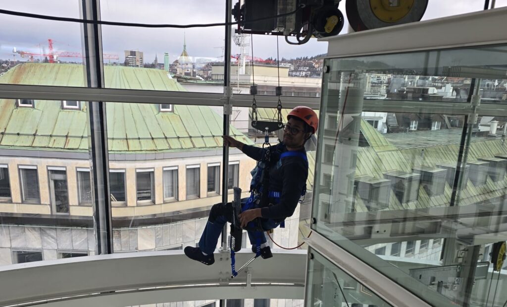 Fensterreinigung Zürich durch Fensterputzer der ABC-FACILITY Services AG